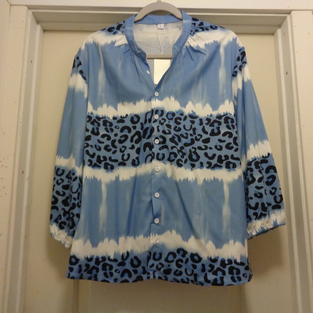 BLUE BLUES ANIMAL PRINT NWT PRETTY GIRL BLOUSE L